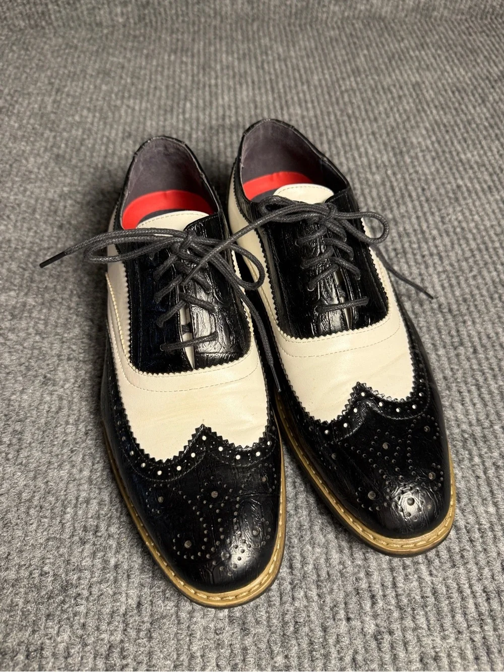 Bruno Homme Made in Italy Classic Two-Tone Black and White Men's Wingtip Oxfords
